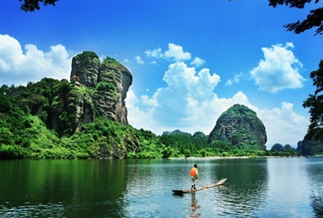 【詩(shī)畫(huà)江西】廬山鄱陽(yáng)湖景德鎮婺源篁嶺三清山龍虎山5日游天天發(fā)團，經(jīng)典連線(xiàn)游，不走回頭路